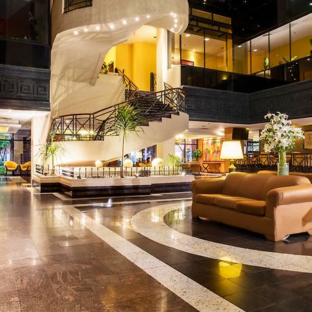 Krystal Monterrey Hotell Eksteriør bilde