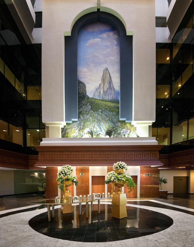 Krystal Monterrey Hotell Eksteriør bilde