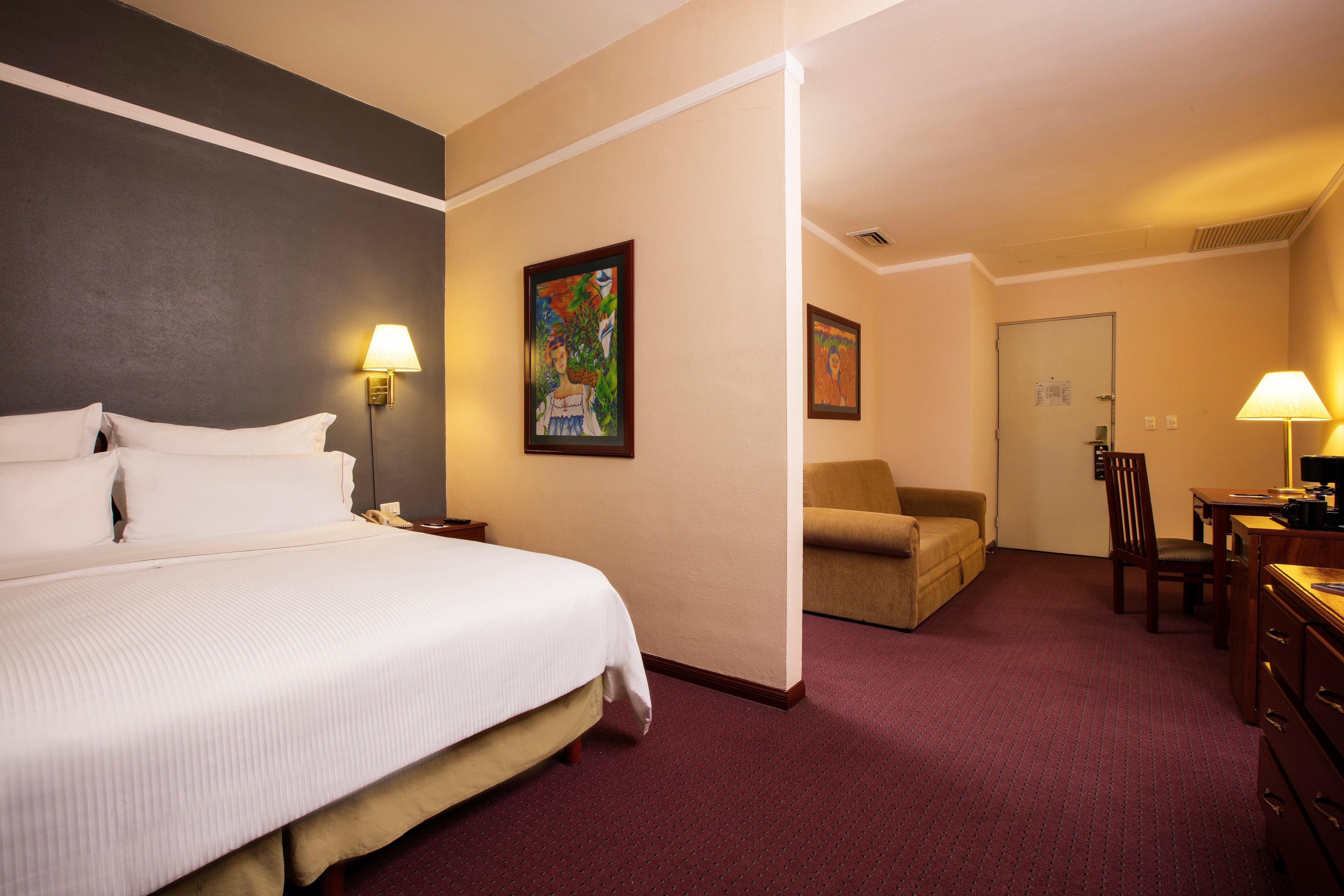 Krystal Monterrey Hotell Eksteriør bilde