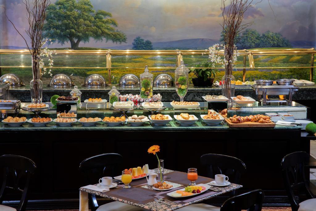 Krystal Monterrey Hotell Eksteriør bilde