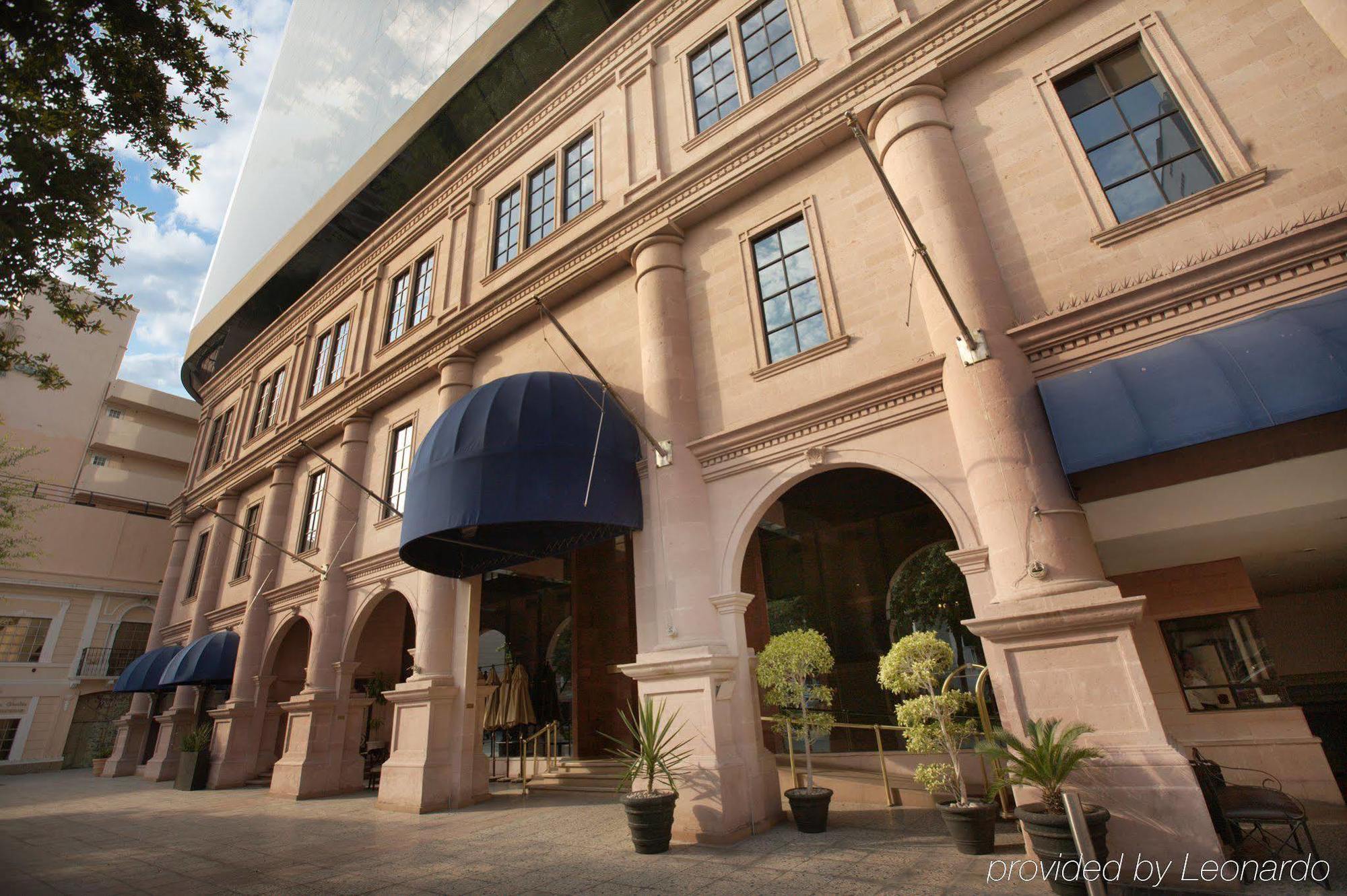 Krystal Monterrey Hotell Eksteriør bilde