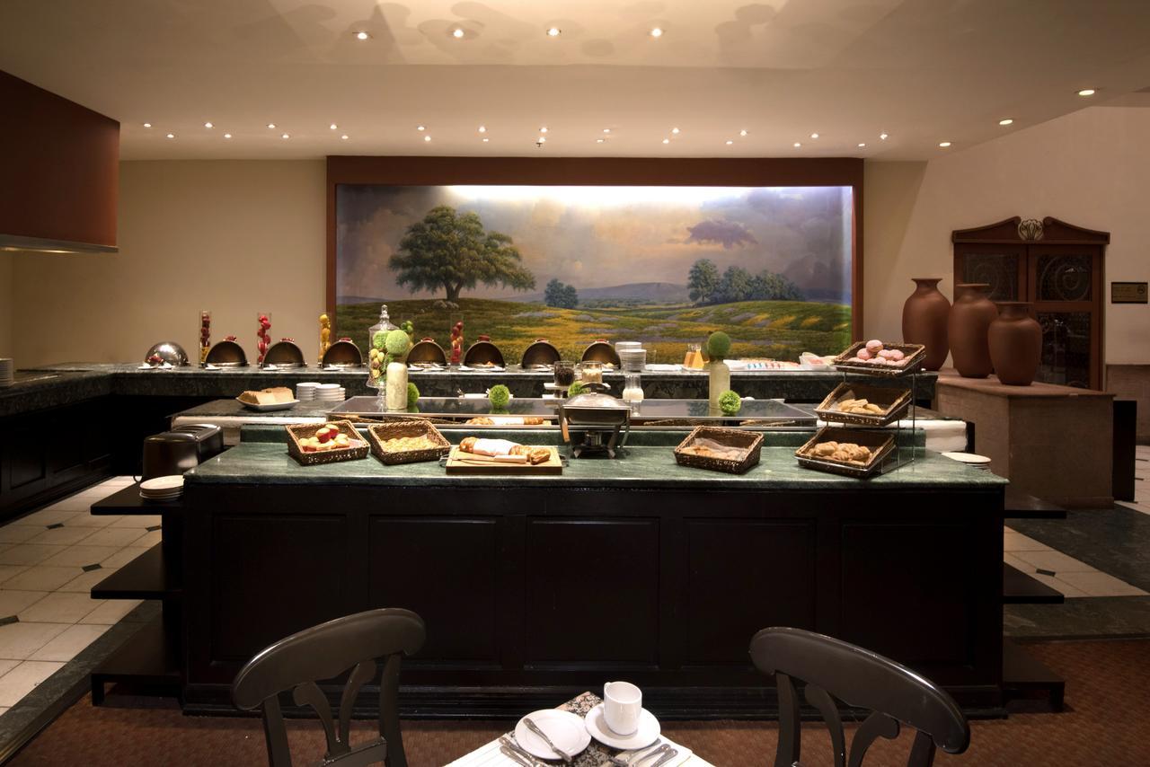Krystal Monterrey Hotell Eksteriør bilde
