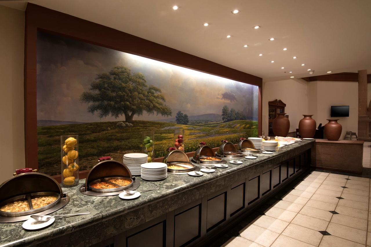 Krystal Monterrey Hotell Eksteriør bilde